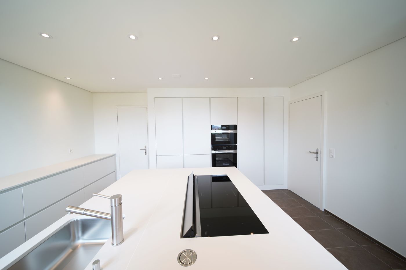 Neue Küche in der sanierten 6½-Zimmer-Wohnung in Zollikon